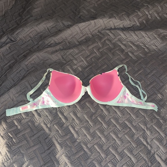 VICTORIAS SECRET PINK WEAR EVERYWHERE PUSH-UP BRA - 36C - Picture 2 of 5